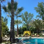 Aphrodite Rose Σάνι Μπιτς