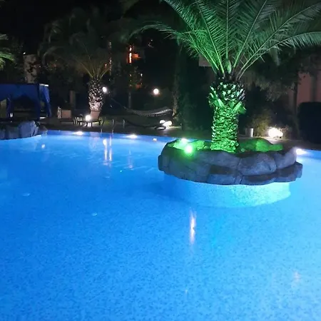 Aphrodite Rose Apartmán *